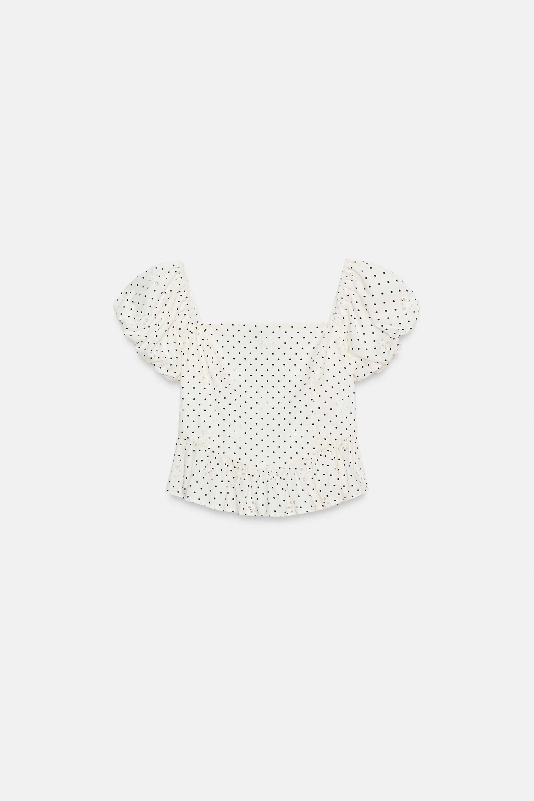 TOP IMPRIMÉ À BRODERIES AJOURÉES